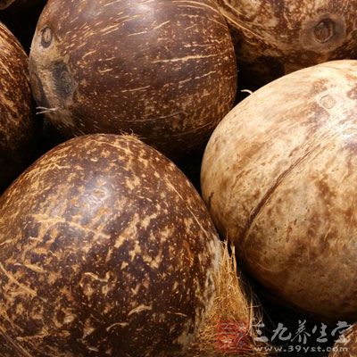 椰子汁内含葡萄糖、蔗糖、果糖等,患有糖尿病者忌食 椰子汁内含葡萄糖、蔗糖、果糖等,患有糖尿病者忌食