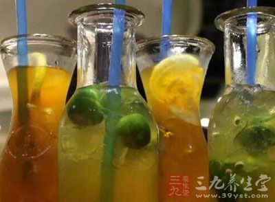 蛋白54克,细砂糖20克,柠檬汁几滴 蛋白54克,细砂糖20克,柠檬汁几滴