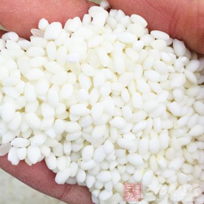 糯米制成的酒,可用于滋补健身和治病 糯米制成的酒,可用于滋补健身和治病