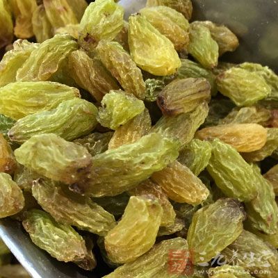 牛油、白糖、过筛的中筋面、鸡蛋、柠檬皮碎、现炸柠檬汁、泡打粉、葡萄干 牛油、白糖、过筛的中筋面、鸡蛋、柠檬皮碎、现炸柠檬汁、泡打粉、葡萄干