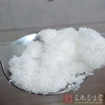 高筋面粉250g，红曲粉10g，水190g，奶粉15g，糖10g，盐一点点，酵母1小勺，黄油20g