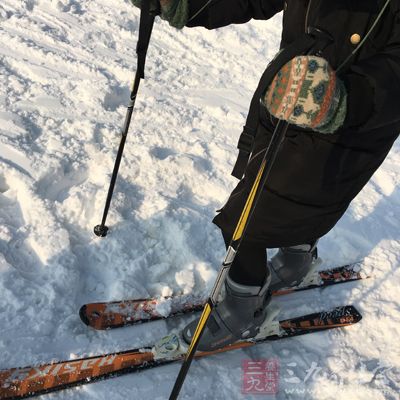 北京喬波冰雪世界室內(nèi)滑雪館是我國首家以室內(nèi)滑雪為特色