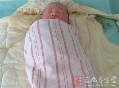 免疫抑制或免疫缺陷患者、先天性缺陷婴幼儿感染率较高