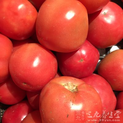 番茄中含有比较丰富的番茄红素