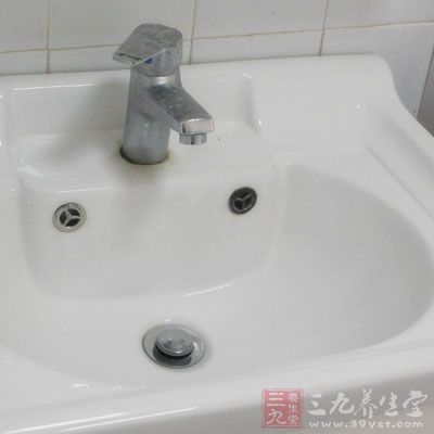 水龙头初流出的水有人习惯 水龙头初流出的水有人习惯