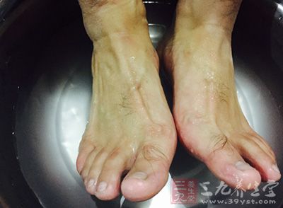 热水泡脚,赛吃人参 热水泡脚,赛吃人参