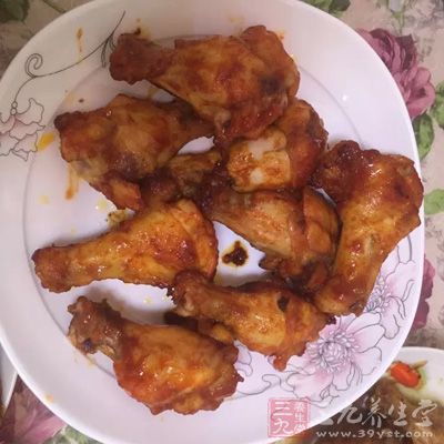 炸鸡腿等油腻刺激性的食物应少吃