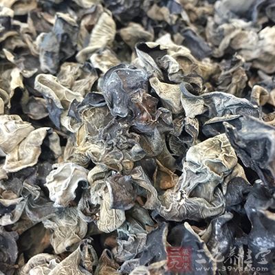 菌藻类食物包括蘑菇、木耳 菌藻类食物包括蘑菇、木耳