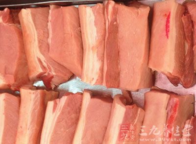 猪肉共羊肝和食之，令人心闷