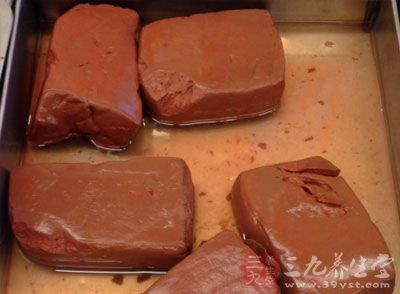 在平时的饮食中适当加些鸭血