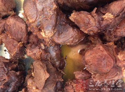 小孩子吃肉吃出了夜盲症 小孩子吃肉吃出了夜盲症