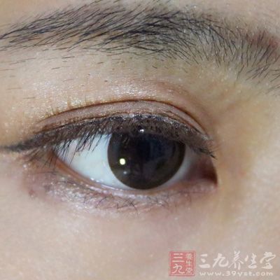 瞳孔缩小 什么因素导致的瞳孔缩小(2)