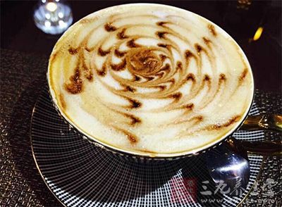 咖啡因却能收缩血管，缓解头痛