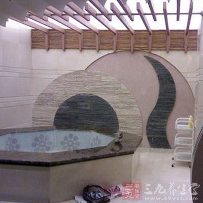 建立在郵輪上的Spa，提供專業(yè)的健身、各種Spa服務(wù)