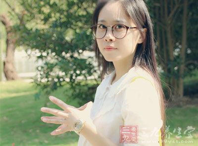 晨练时,人们的呼吸加快,心跳加速 晨练时,人们的呼吸加快,心跳加速