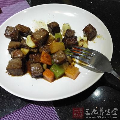 牛肉能够补益脾胃，扶持中气