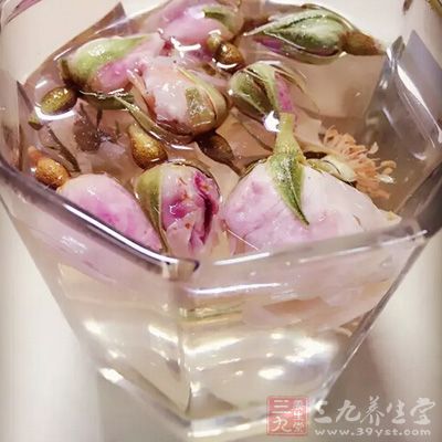 春饮花茶，在春天时节饮用花茶才是好的