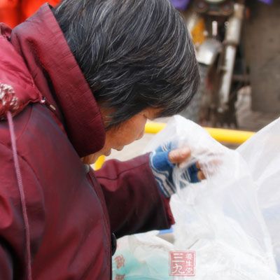 眼睛容易疲勞，視力急劇下降