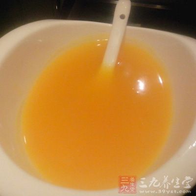 玉米面粥(玉米面50克)。芝麻鹽(芝麻10克)