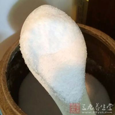 服用碘盐后易产生不适的人群,更不能摄入碘,否则导致病情恶化 服用碘盐后易产生不适的人群,更不能摄入碘,否则导致病情恶化