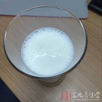 菅直人当天上午要求相关部门不要让该县产的原奶和欧芹上市 菅直人当天上午要求相关部门不要让该县产的原奶和欧芹上市