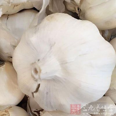 佐餐吃生蒜 防癌效果更好 佐餐吃生蒜 防癌效果更好