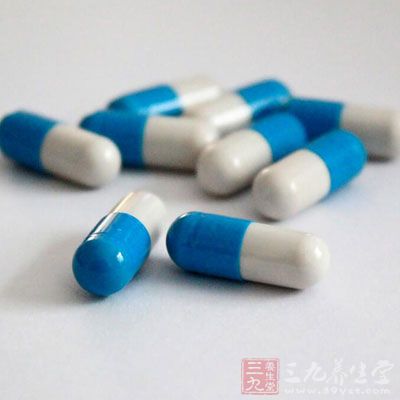 足叶草脂适用于湿润区域的湿疣