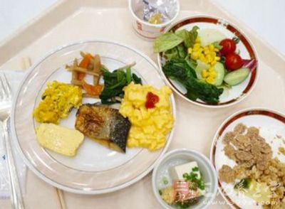 为了尽快解除疲劳会买些鸡、鱼、肉、蛋等大吃一顿 为了尽快解除疲劳会买些鸡、鱼、肉、蛋等大吃一顿