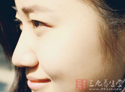 脸上的气色、皮肤症状，都是跟身体内脏息息相关的