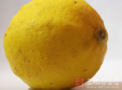 分解柠檬中的维生素C