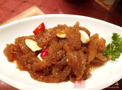 海蜇不能吃新鲜的 海蜇不能吃新鲜的