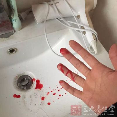 输入污染了HIV的血液或血液制品输用未经aids病毒抗体检查