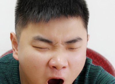 人中位于人体鼻唇沟的中点