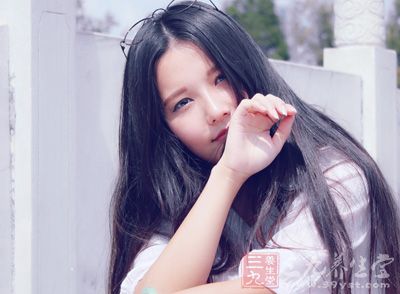 女人通身上下，哪儿先老