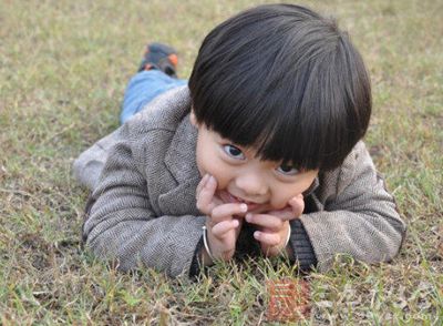 幼兒園每年都要兒童體檢，拿檢查孩子是否貧血這項(xiàng)來(lái)說(shuō)