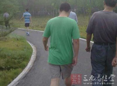 晨练似乎已经成为人们的共识