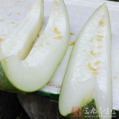 用冬瓜藤熬水用来擦脸