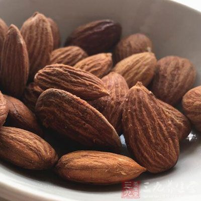 杏仁和酸奶补充维生素 杏仁和酸奶补充维生素