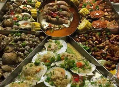 海鲜是一种含有嘌呤和苷酸两种成分的食物 海鲜是一种含有嘌呤和苷酸两种成分的食物