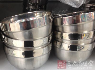 不锈钢餐具不宜盛盐 不锈钢餐具不宜盛盐