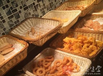 炸鸡腿、葱油饼等高脂肪食物吃多了 炸鸡腿、葱油饼等高脂肪食物吃多了