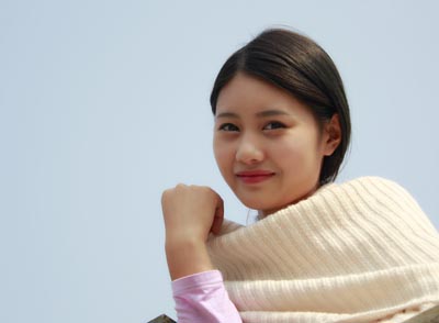 随着年龄的增加,皮肤逐渐的老化 随着年龄的增加,皮肤逐渐的老化