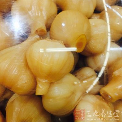 少吃腌制、烟熏及油炸食品