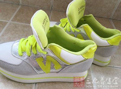 到了夏季也喜欢穿一些有青春活力的鞋子 到了夏季也喜欢穿一些有青春活力的鞋子