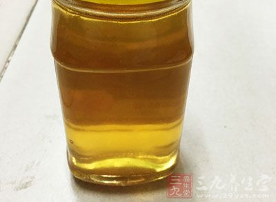 用香蕉肉蘸蜂蜜吃,每日数次 用香蕉肉蘸蜂蜜吃,每日数次