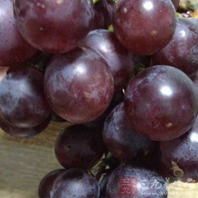 葡萄中富含丰富的维生素、矿物质和类黄酮