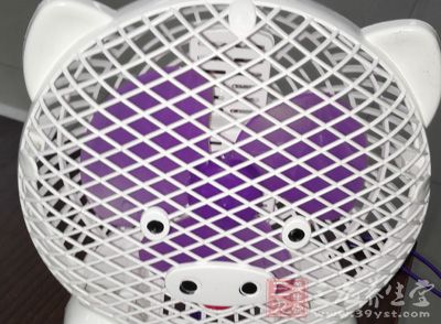 长时间对着电风扇吹