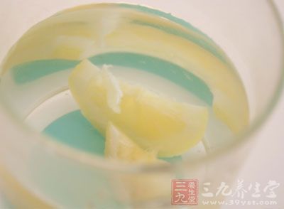 通常来讲,一个柠檬能喝一周左右的时间 通常来讲,一个柠檬能喝一周左右的时间