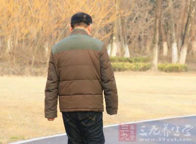 男人身上那一股若有若无、时轻时重的气息 男人身上那一股若有若无、时轻时重的气息