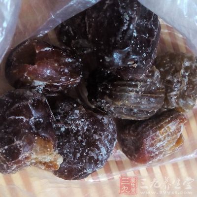 红枣30克以水三碗煎至过半